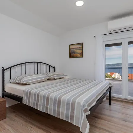 Seventh Heaven - Luxury Seaview Апартаменти Міміце