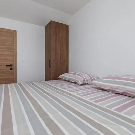 Seventh Heaven - Luxury Seaview Апартаменти
